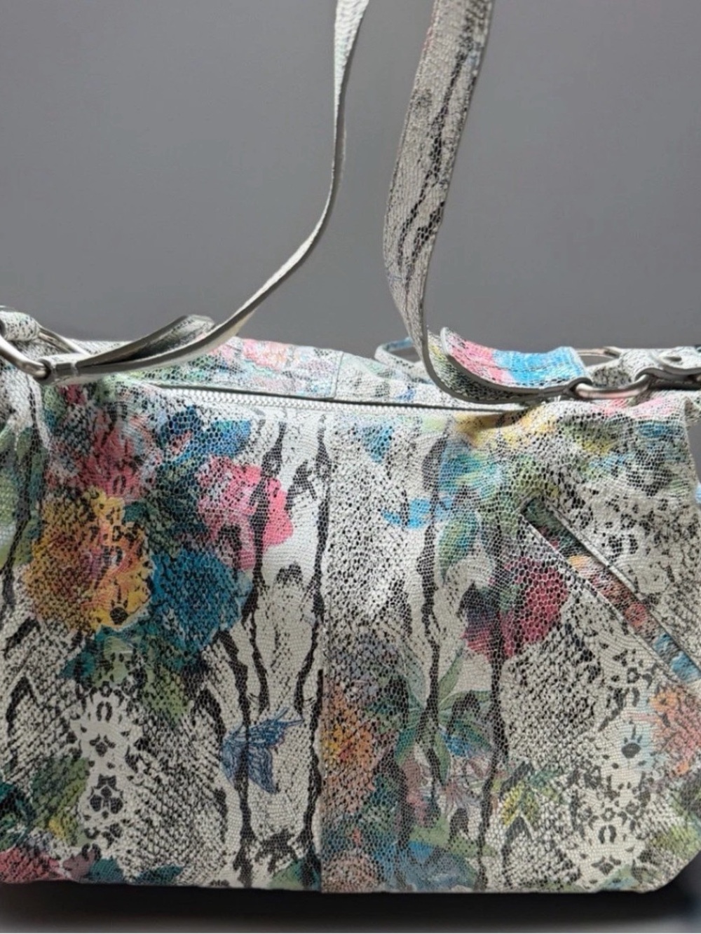 HOBO INTERNATIONAL Lizard HANDBAG top Zip   Unique Print Like Snakeskin